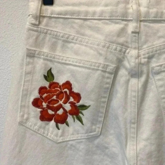 NWT Reformation Cynthia Floral Embroidered High Rise Straight Jeans Size 26 - Picture 8 of 11